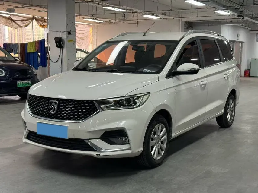 2019 BaoJun 360 1.5L 105HP L4 6MT,autocango,china used car exporter,china ev exporter,chinese used car exporter,chinese used ev exporter