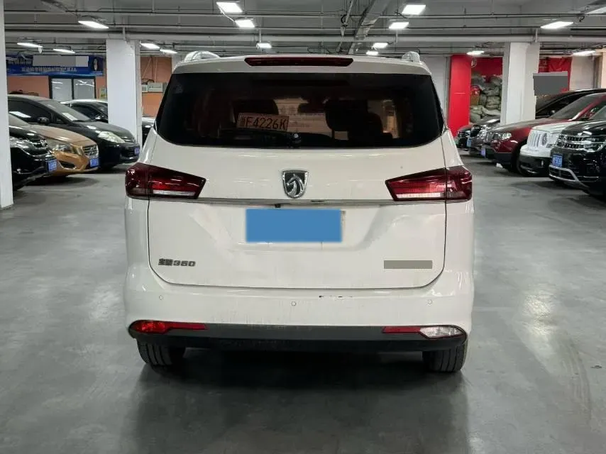 2019 BaoJun 360 1.5L 105HP L4 6MT,autocango,china used car exporter,china ev exporter,chinese used car exporter,chinese used ev exporter