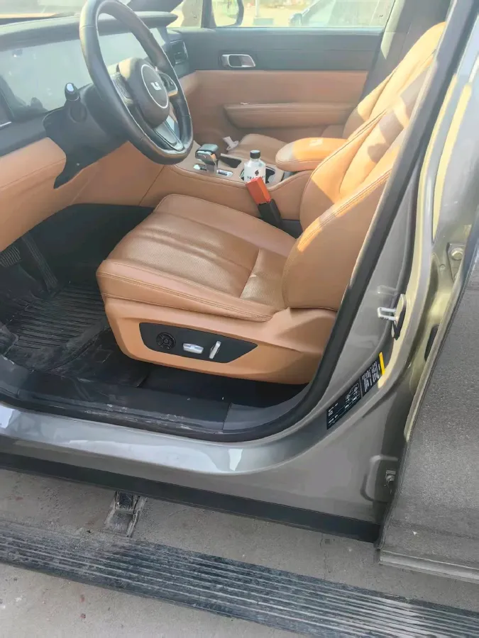 2020 Li ONE Range Extended 131HP REEV 40.5KWH,autocango,china used car exporter,china ev exporter,chinese used car exporter,chinese used ev exporter