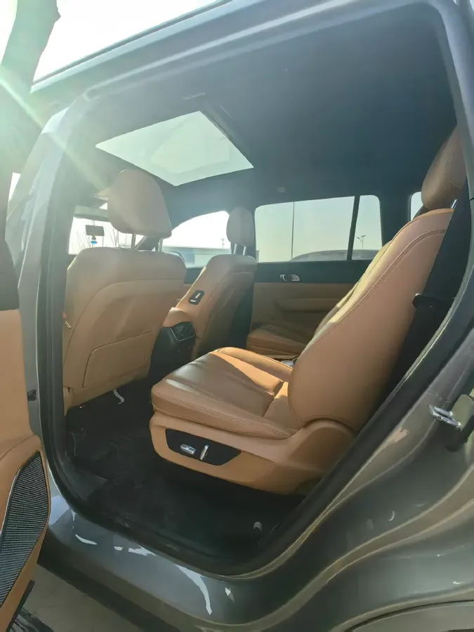 2020 Li ONE Range Extended 131HP REEV 40.5KWH,autocango,china used car exporter,china ev exporter,chinese used car exporter,chinese used ev exporter