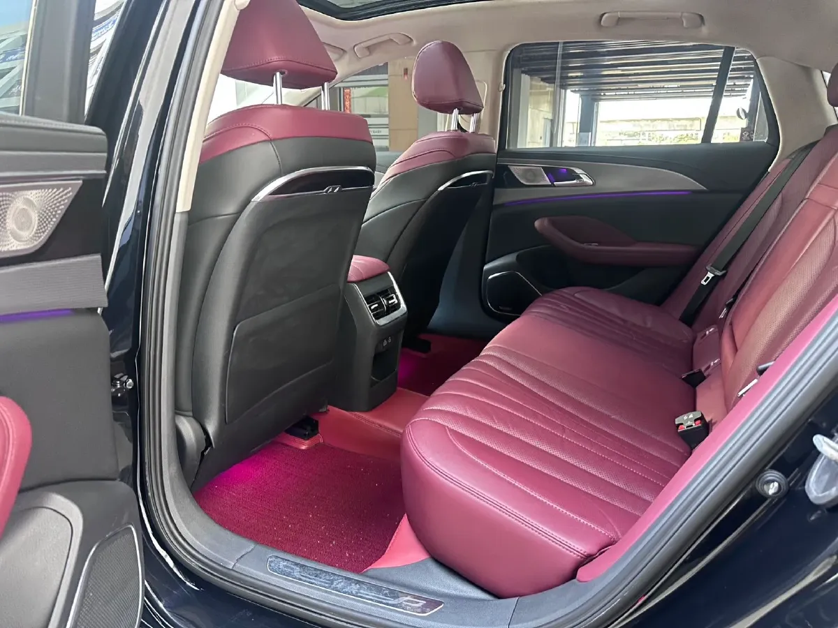 2023 HongQi H5 2.0T 224HP L4 8AT,autocango,china used car exporter,china ev exporter,chinese used car exporter,chinese used ev exporter