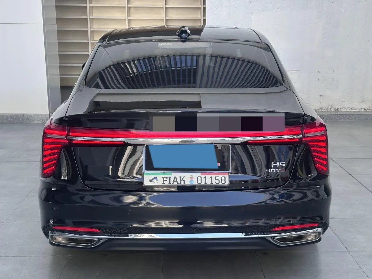 2023 HongQi H5 2.0T 224HP L4 8AT,autocango,china used car exporter,china ev exporter,chinese used car exporter,chinese used ev exporter