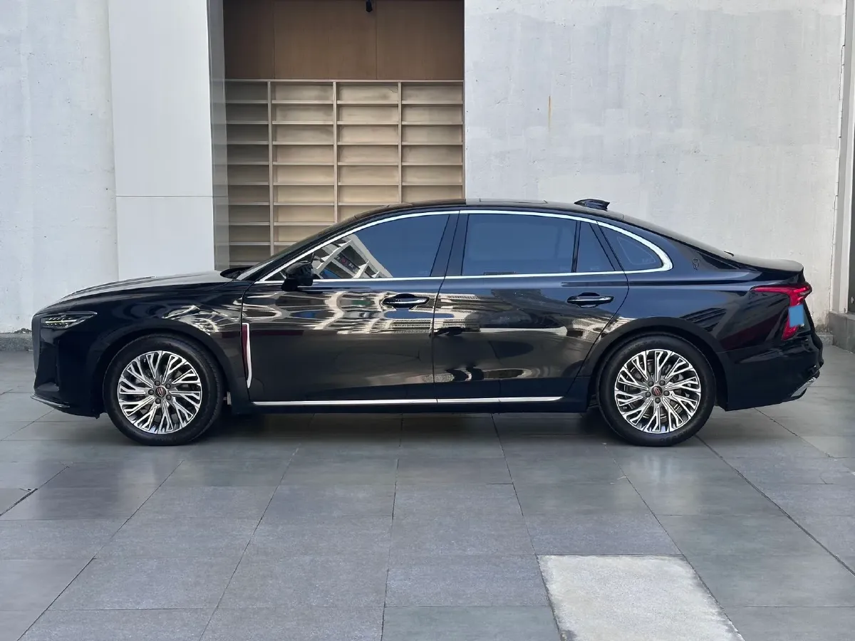 2023 HongQi H5 2.0T 224HP L4 8AT,autocango,china used car exporter,china ev exporter,chinese used car exporter,chinese used ev exporter