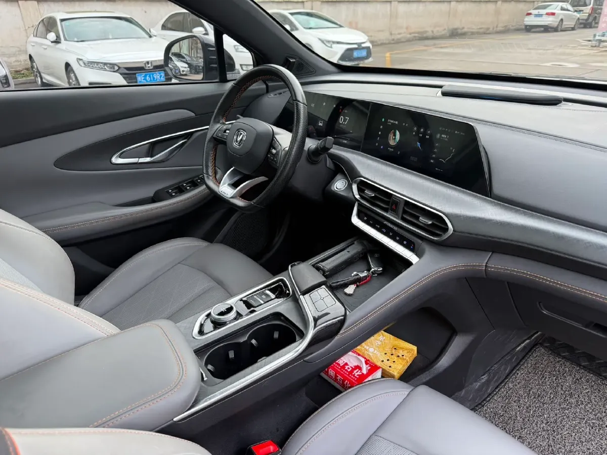 2022 ChangAn UNI-T 1.5T 188HP L4 7DCT,autocango,china used car exporter,china ev exporter,chinese used car exporter,chinese used ev exporter