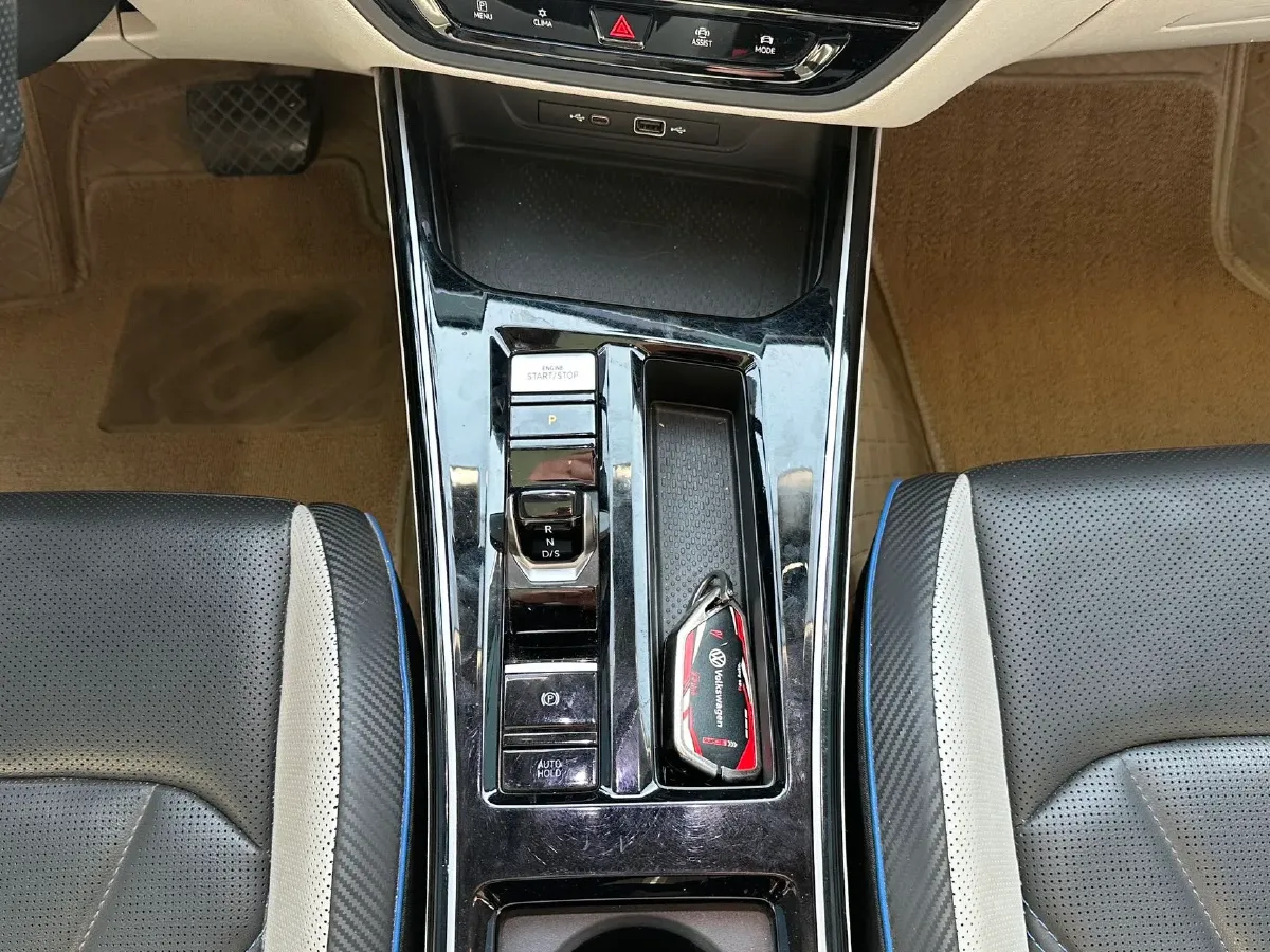 2022 Skoda Superb 2.0T 186HP L4 7DCT,autocango,china used car exporter,china ev exporter,chinese used car exporter,chinese used ev exporter