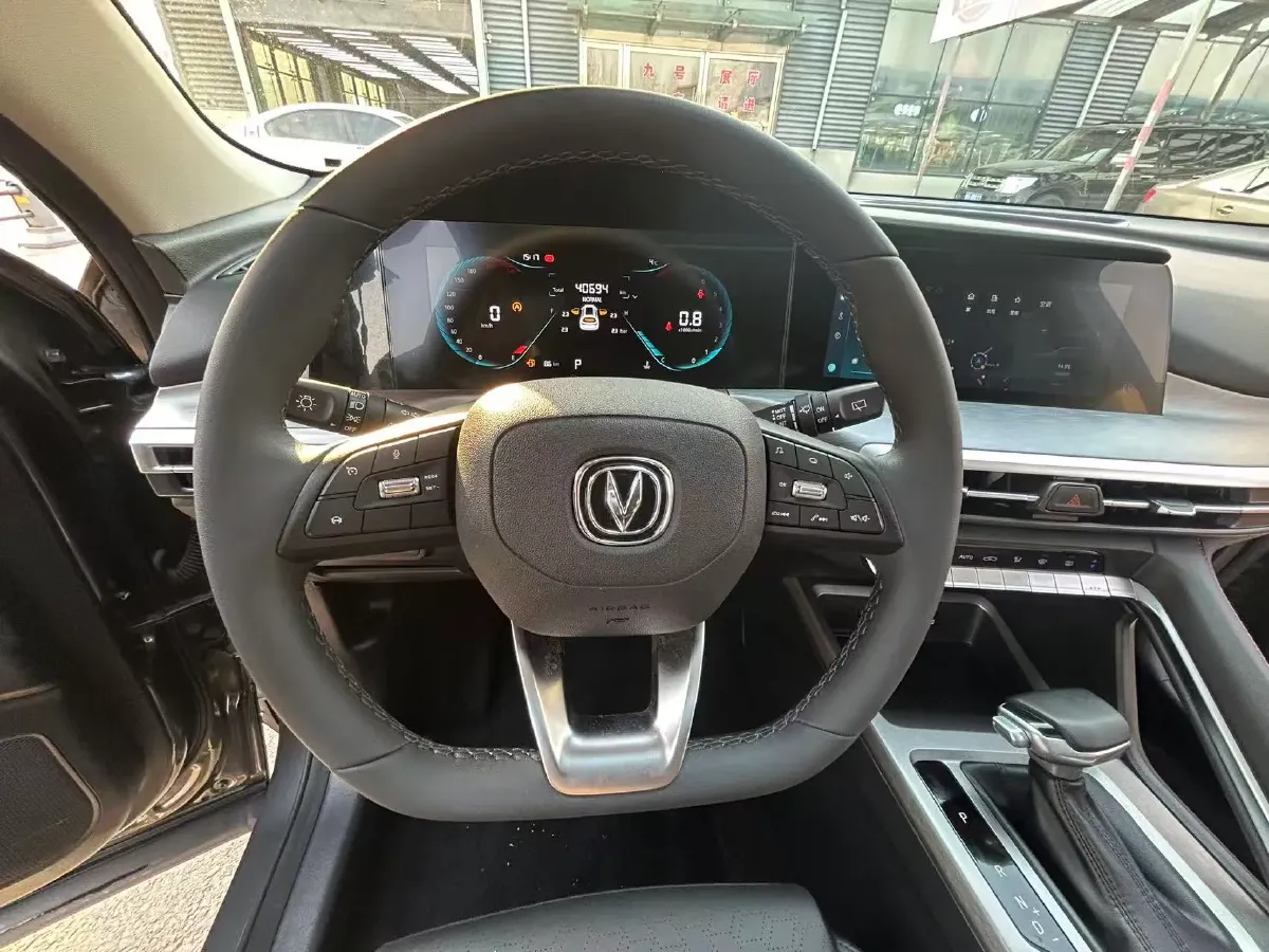 2022 ChangAn CS35 Plus 1.4T 160HP L4 7DCT,autocango,china used car exporter,china ev exporter,chinese used car exporter,chinese used ev exporter