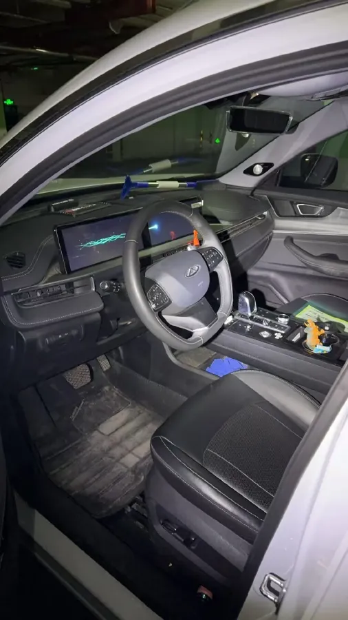 2022 Chery Tiggo 8 Plus 1.6T 197HP L4 7DCT,autocango,china used car exporter,china ev exporter,chinese used car exporter,chinese used ev exporter