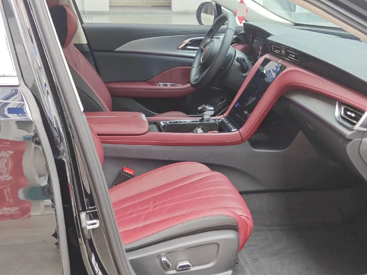 2024 HongQi H5 2.0T 224HP L4 8AT,autocango,china used car exporter,china ev exporter,chinese used car exporter,chinese used ev exporter