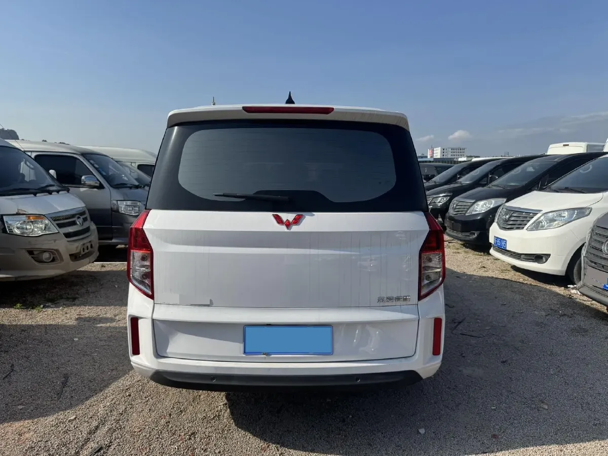 2021 WuLing ZhengChen 1.5T 147HP L4 6MT,autocango,china used car exporter,china ev exporter,chinese used car exporter,chinese used ev exporter