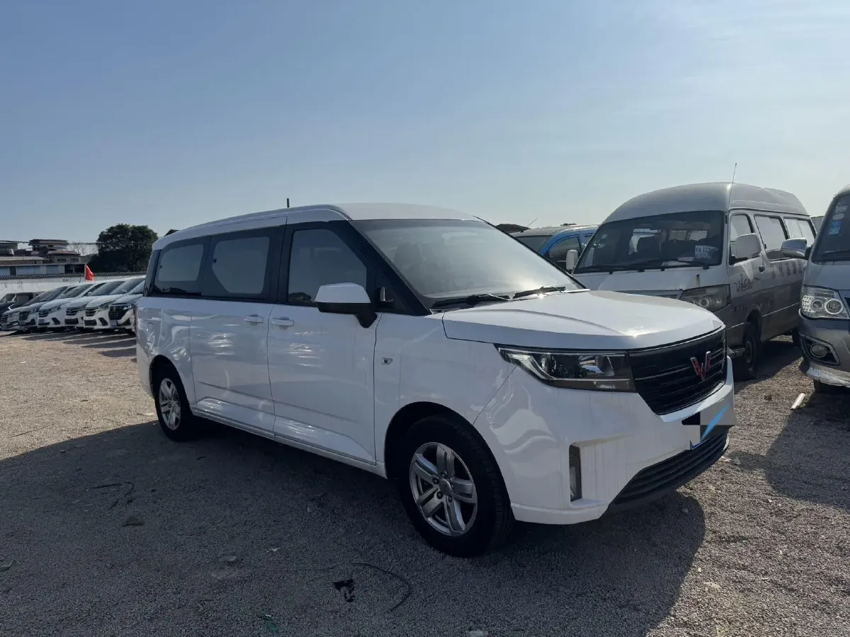 2021 WuLing ZhengChen 1.5T 147HP L4 6MT,autocango,china used car exporter,china ev exporter,chinese used car exporter,chinese used ev exporter