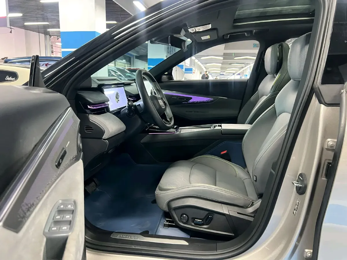 2025 LYNK&CO 08 EM-P 1.5T 163HP L4 3DHT PHEV 39.6/39.8KWH,autocango,china used car exporter,china ev exporter,chinese used car exporter,chinese used ev exporter