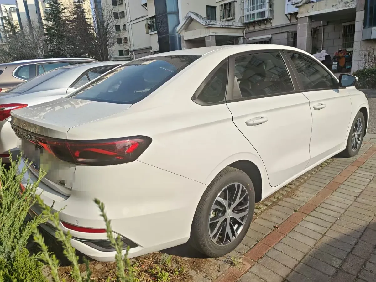 2025 Geely Emgrand 1.5L 127HP L4 CVT,autocango,china used car exporter,china ev exporter,chinese used car exporter,chinese used ev exporter