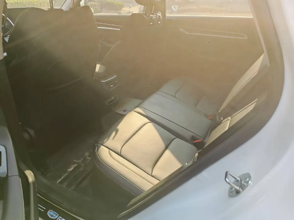 2025 Geely Emgrand 1.5L 127HP L4 CVT,autocango,china used car exporter,china ev exporter,chinese used car exporter,chinese used ev exporter