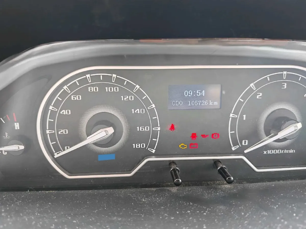 2020 MAXUS XinTu V80 2.5T 136HP L4 6MT,autocango,china used car exporter,china ev exporter,chinese used car exporter,chinese used ev exporter