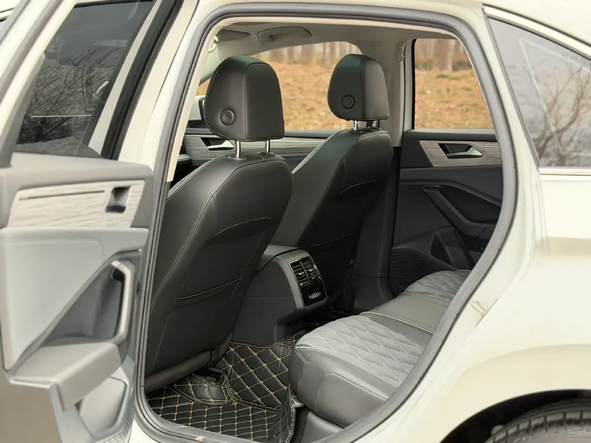 2023 Volkswagen Sagitar 1.5T 160HP L4 7DCT,autocango,china used car exporter,china ev exporter,chinese used car exporter,chinese used ev exporter