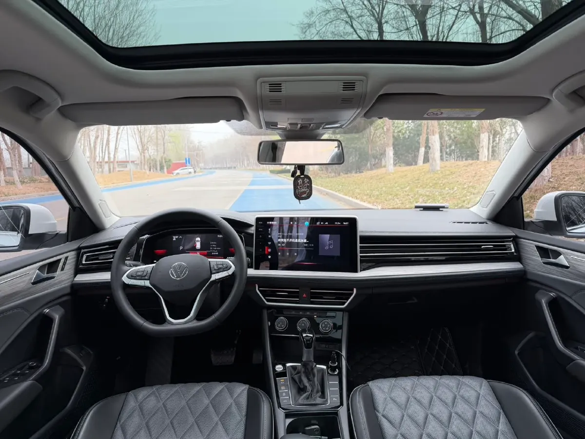 2023 Volkswagen Sagitar 1.5T 160HP L4 7DCT,autocango,china used car exporter,china ev exporter,chinese used car exporter,chinese used ev exporter