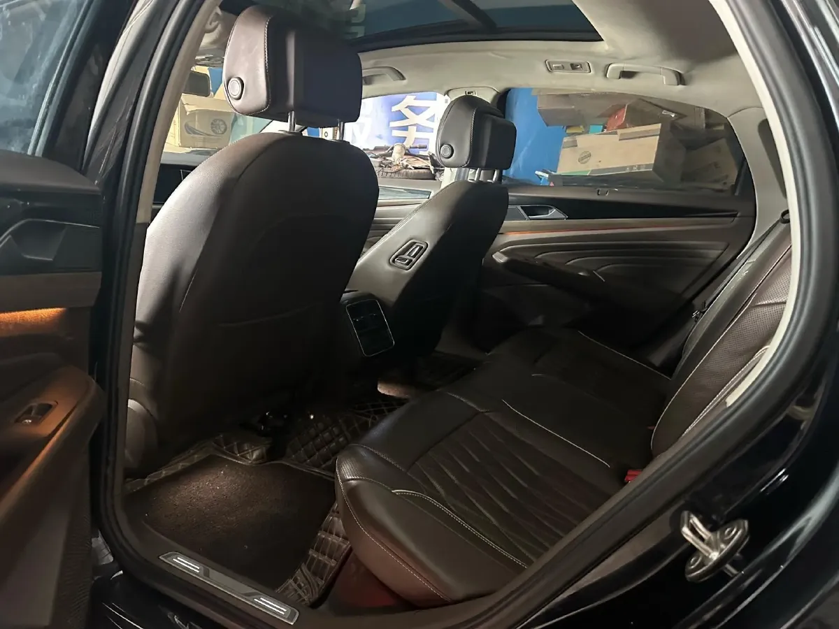 2019 Volvo V40 1.5T 152HP L4 6AT,autocango,china used car exporter,china ev exporter,chinese used car exporter,chinese used ev exporter