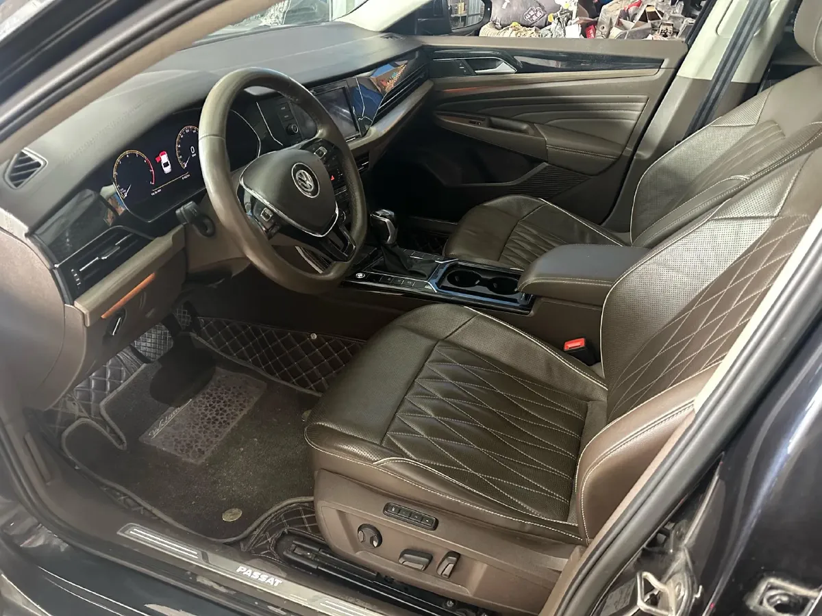 2019 Volvo V40 1.5T 152HP L4 6AT,autocango,china used car exporter,china ev exporter,chinese used car exporter,chinese used ev exporter