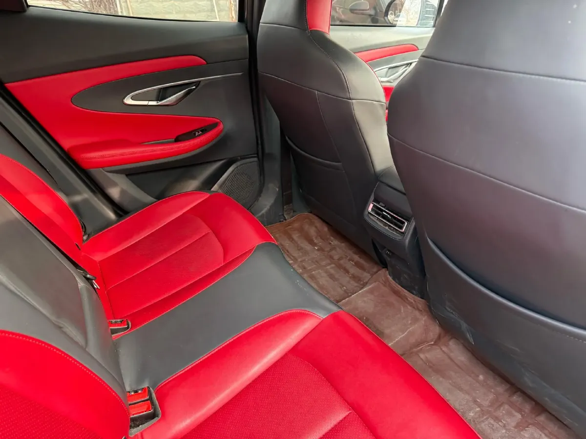 2020 ChangAn UNI-T 1.5T 180HP L4 7DCT,autocango,china used car exporter,china ev exporter,chinese used car exporter,chinese used ev exporter