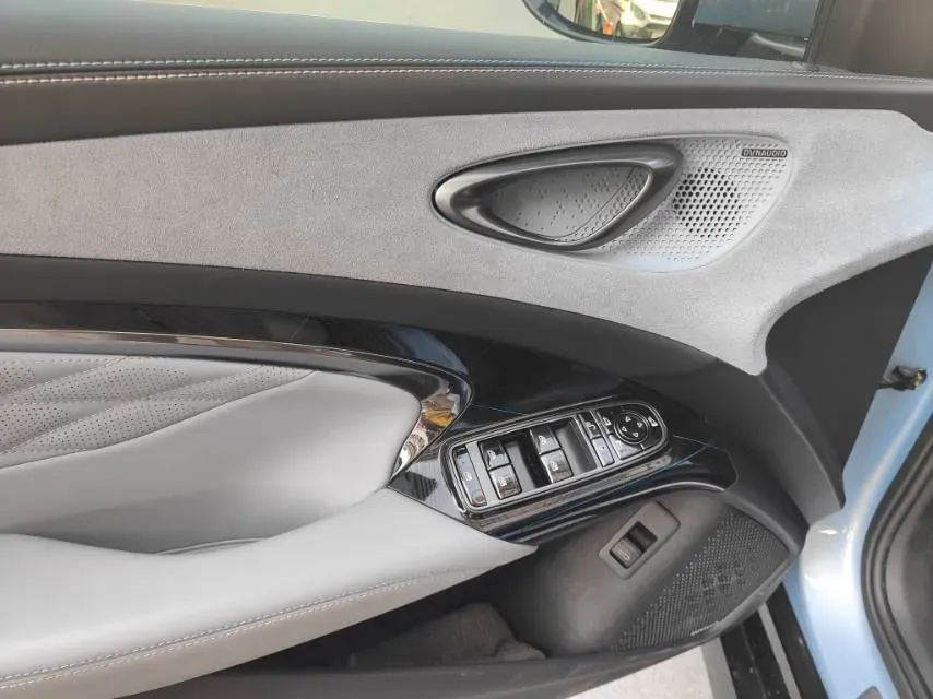 2022 AITO AITO M5 Range Extended 125HP REEV 40KWH,autocango,china used car exporter,china ev exporter,chinese used car exporter,chinese used ev exporter