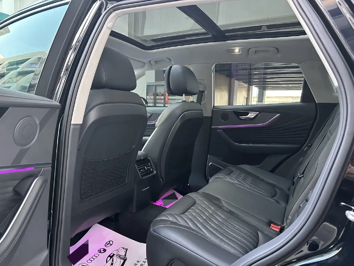 2023 HongQi HS5 2.0T 252HP L4 8AT,autocango,china used car exporter,china ev exporter,chinese used car exporter,chinese used ev exporter