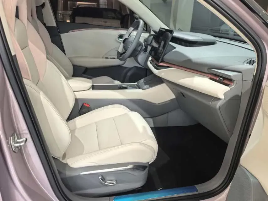 2025 LYNK&CO 06 EM-P 1.5L 120HP L4 3DHT PHEV 19.09KWH,autocango,china used car exporter,china ev exporter,chinese used car exporter,chinese used ev exporter