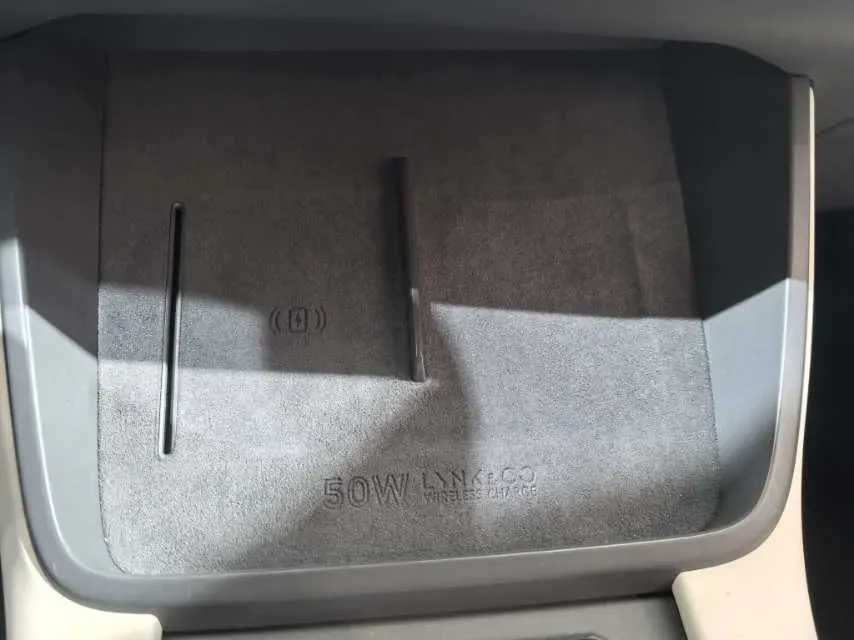 2025 LYNK&CO 06 EM-P 1.5L 120HP L4 3DHT PHEV 19.09KWH,autocango,china used car exporter,china ev exporter,chinese used car exporter,chinese used ev exporter