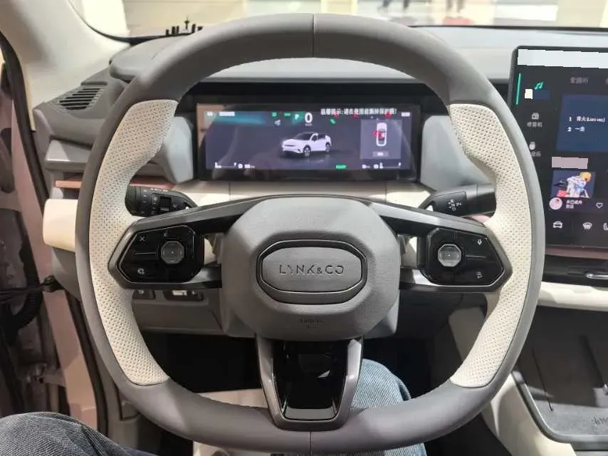 2025 LYNK&CO 06 EM-P 1.5L 120HP L4 3DHT PHEV 19.09KWH,autocango,china used car exporter,china ev exporter,chinese used car exporter,chinese used ev exporter