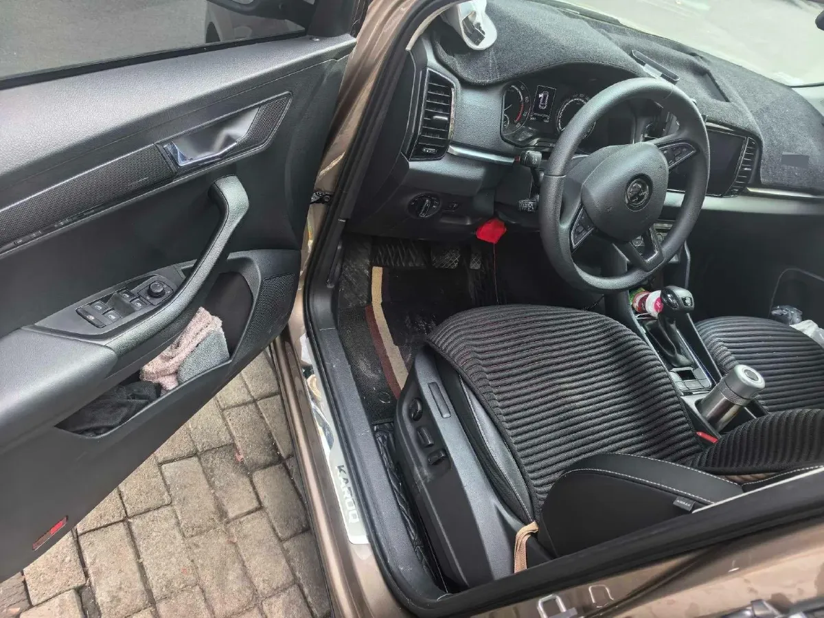 2021 Skoda Karoq 1.4T 150HP L4 7DCT,autocango,china used car exporter,china ev exporter,chinese used car exporter,chinese used ev exporter