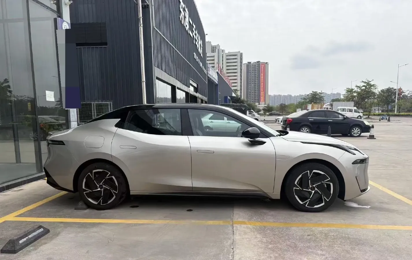 2024 LYNK&CO 07 EM-P 1.5T 163HP L4 3DHT PHEV 18.99KWH,autocango,china used car exporter,china ev exporter,chinese used car exporter,chinese used ev exporter