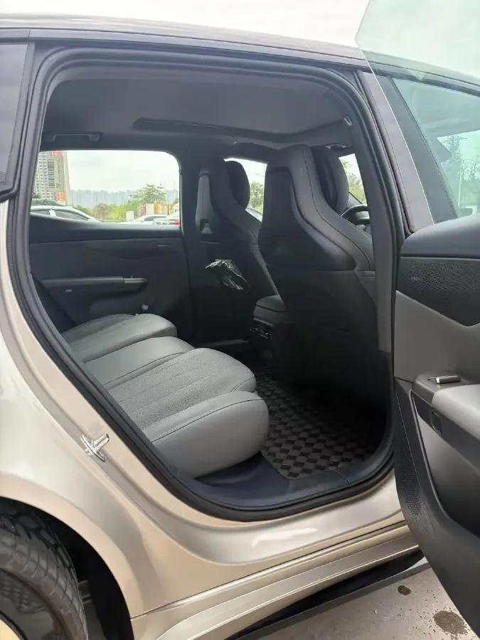 2024 LYNK&CO 07 EM-P 1.5T 163HP L4 3DHT PHEV 18.99KWH,autocango,china used car exporter,china ev exporter,chinese used car exporter,chinese used ev exporter