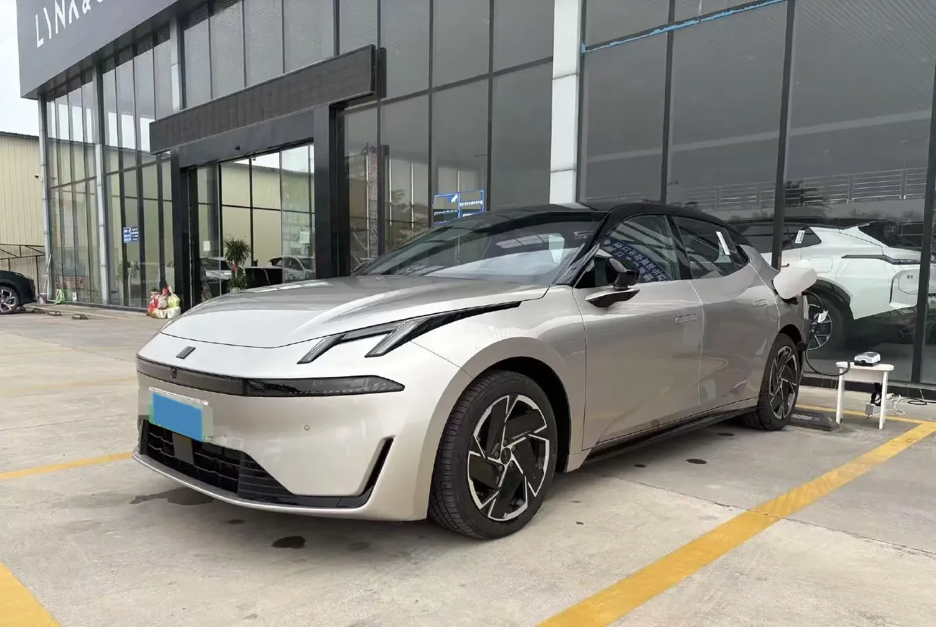 2024 LYNK&CO 07 EM-P 1.5T 163HP L4 3DHT PHEV 18.99KWH,autocango,china used car exporter,china ev exporter,chinese used car exporter,chinese used ev exporter
