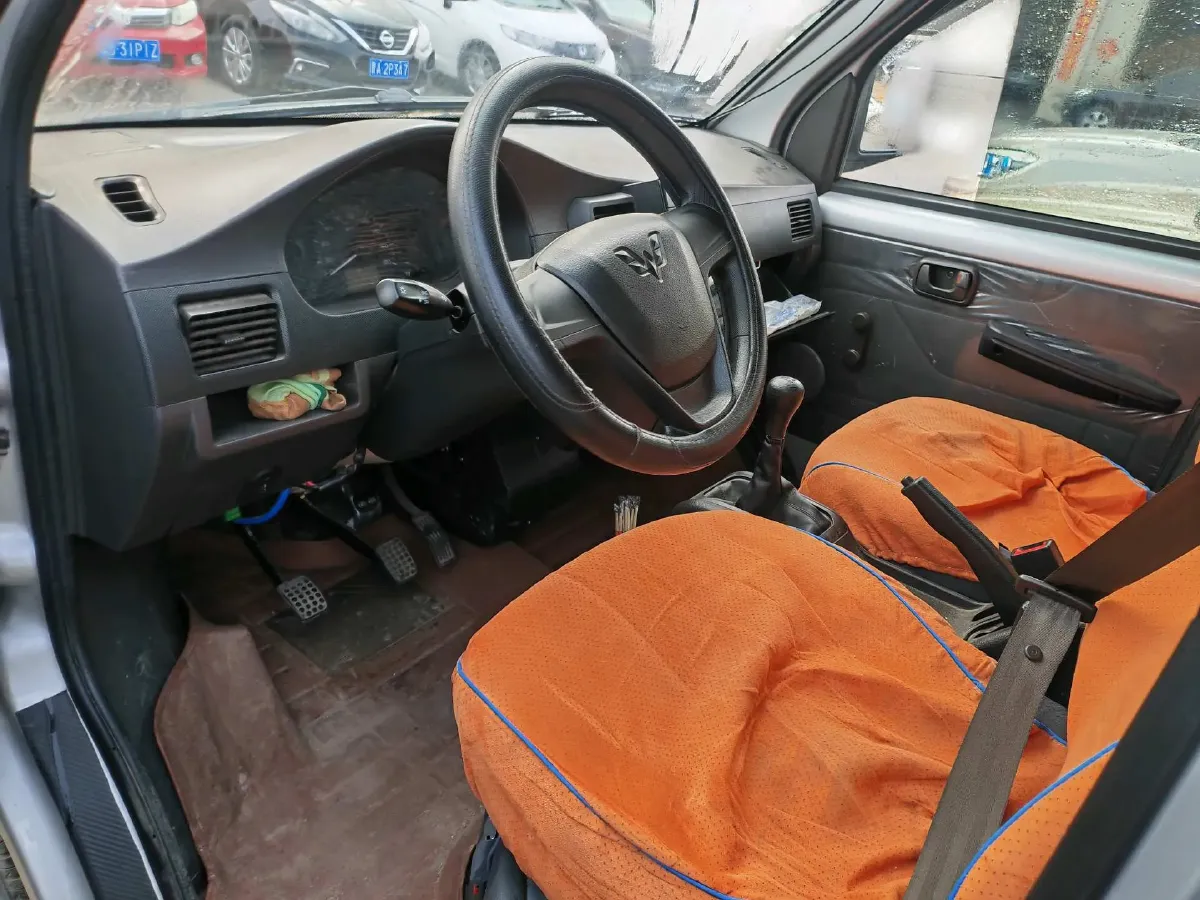 2021 WuLing RongGuang Mini Truck 1.5L 99HP L4 5MT,autocango,china used car exporter,china ev exporter,chinese used car exporter,chinese used ev exporter