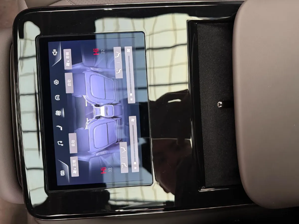 2024 Denza DenzaZ9 2.0T 207HP L4 E-CVT PHEV 38.5KWH,autocango,china used car exporter,china ev exporter,chinese used car exporter,chinese used ev exporter