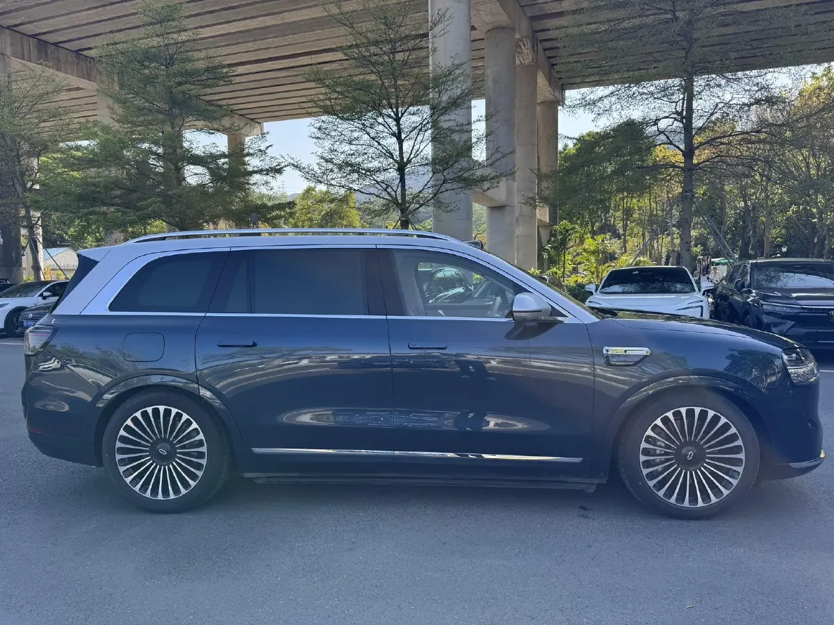 2025 AITO AITO M9 REEV 160HP REEV 52KWH,autocango,china used car exporter,china ev exporter,chinese used car exporter,chinese used ev exporter