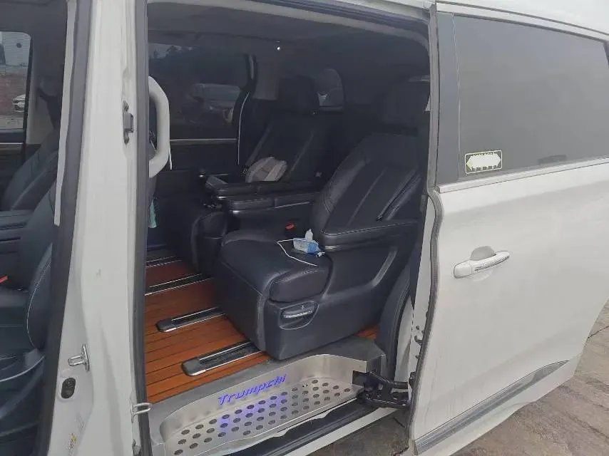 2021 GAC Trumpchi M8 2.0T 252HP L4 8AT,autocango,china used car exporter,china ev exporter,chinese used car exporter,chinese used ev exporter