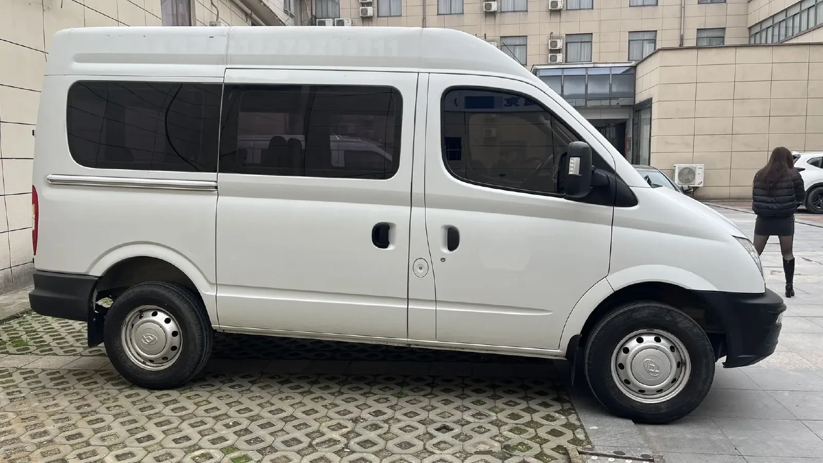 2020 MAXUS XinTu V80 2.5T 136HP L4 6MT,autocango,china used car exporter,china ev exporter,chinese used car exporter,chinese used ev exporter