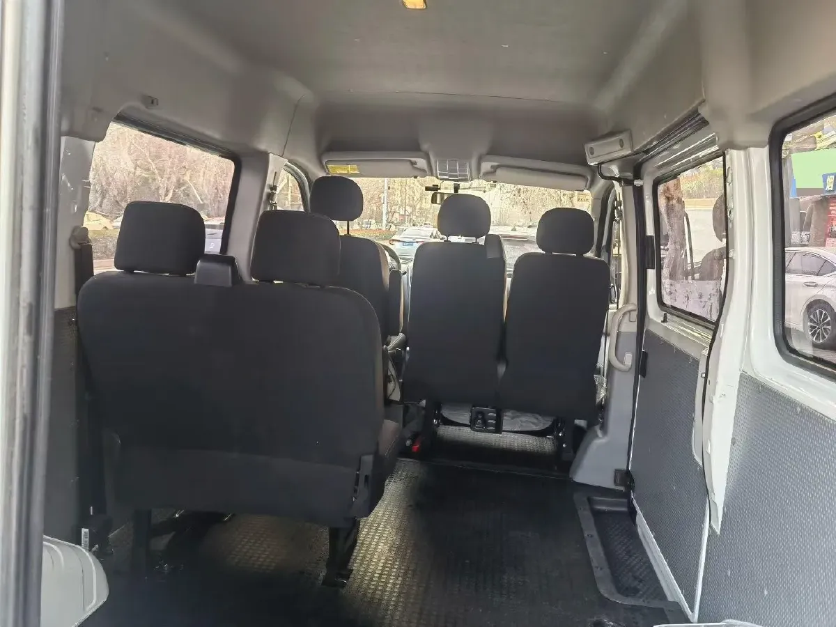 2020 MAXUS XinTu V80 2.5T 136HP L4 6MT,autocango,china used car exporter,china ev exporter,chinese used car exporter,chinese used ev exporter