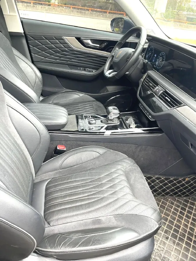 2022 HongQi HS5 2.0T 224HP L4 6AT,autocango,china used car exporter,china ev exporter,chinese used car exporter,chinese used ev exporter