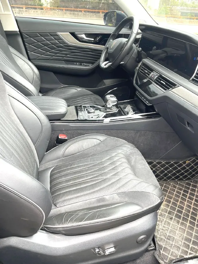 2022 HongQi HS5 2.0T 224HP L4 6AT,autocango,china used car exporter,china ev exporter,chinese used car exporter,chinese used ev exporter