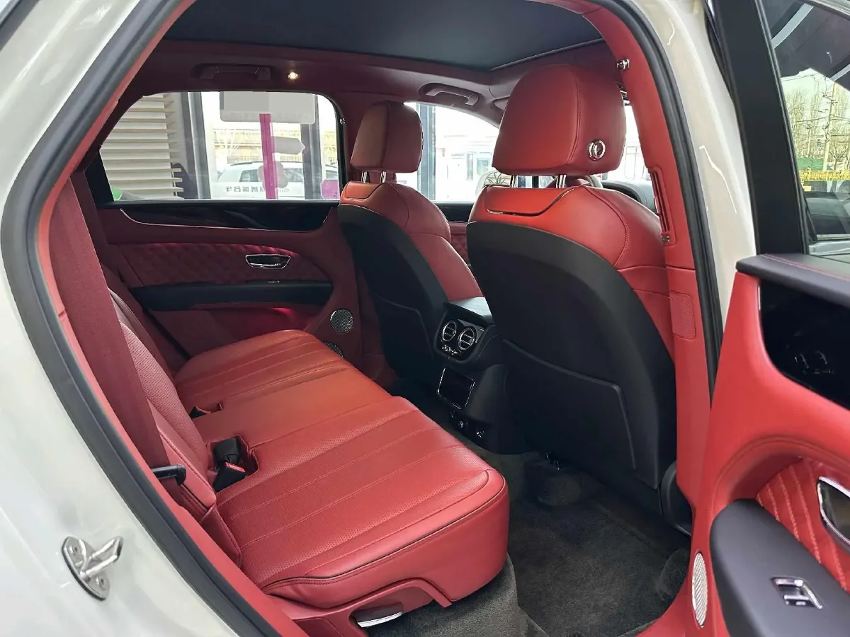 2022 Bentley Bentayga 4.0T 550HP V8 8AT,autocango,china used car exporter,china ev exporter,chinese used car exporter,chinese used ev exporter