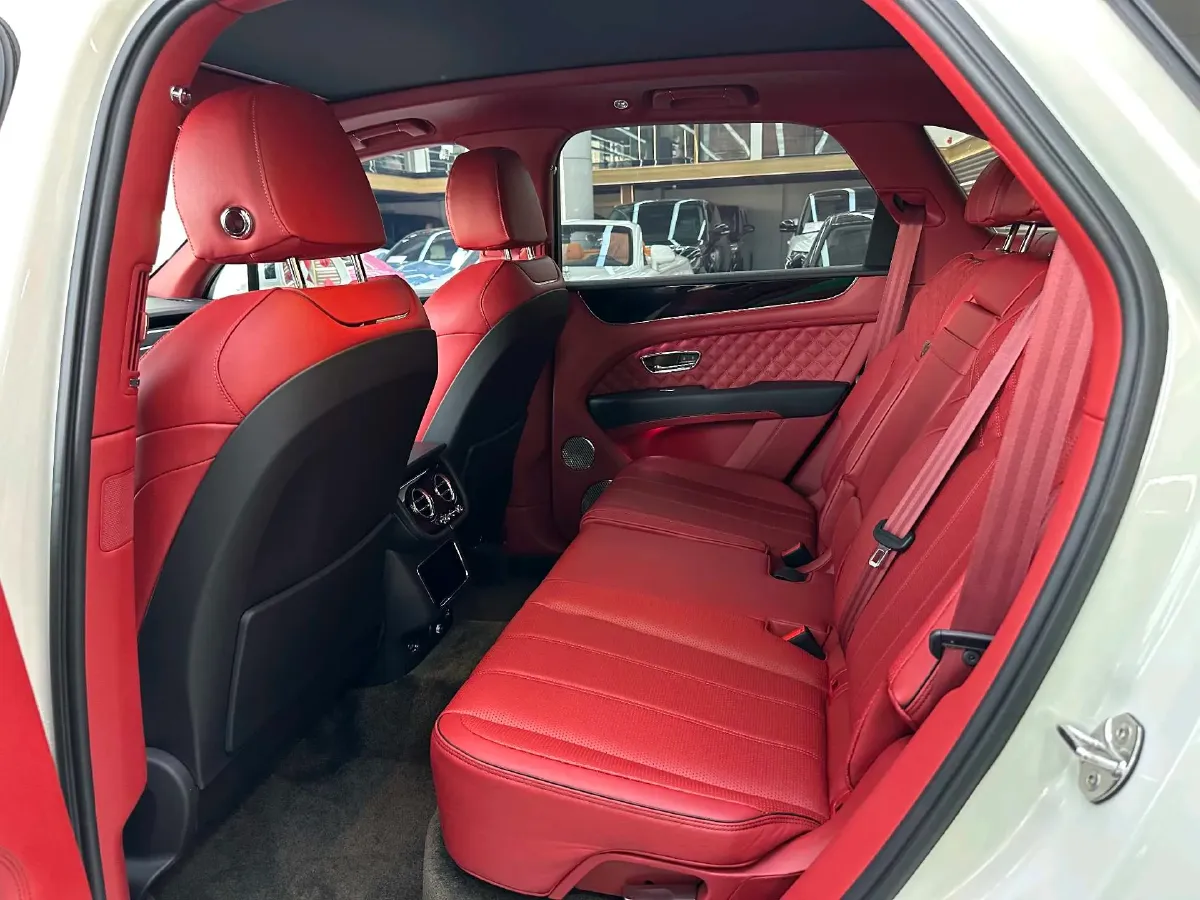 2022 Bentley Bentayga 4.0T 550HP V8 8AT,autocango,china used car exporter,china ev exporter,chinese used car exporter,chinese used ev exporter