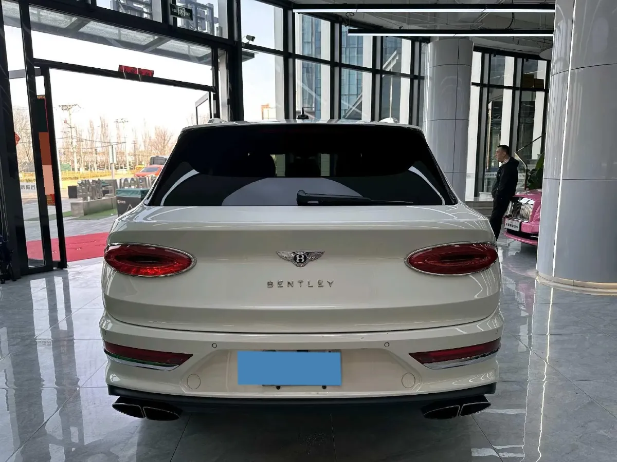 2022 Bentley Bentayga 4.0T 550HP V8 8AT,autocango,china used car exporter,china ev exporter,chinese used car exporter,chinese used ev exporter