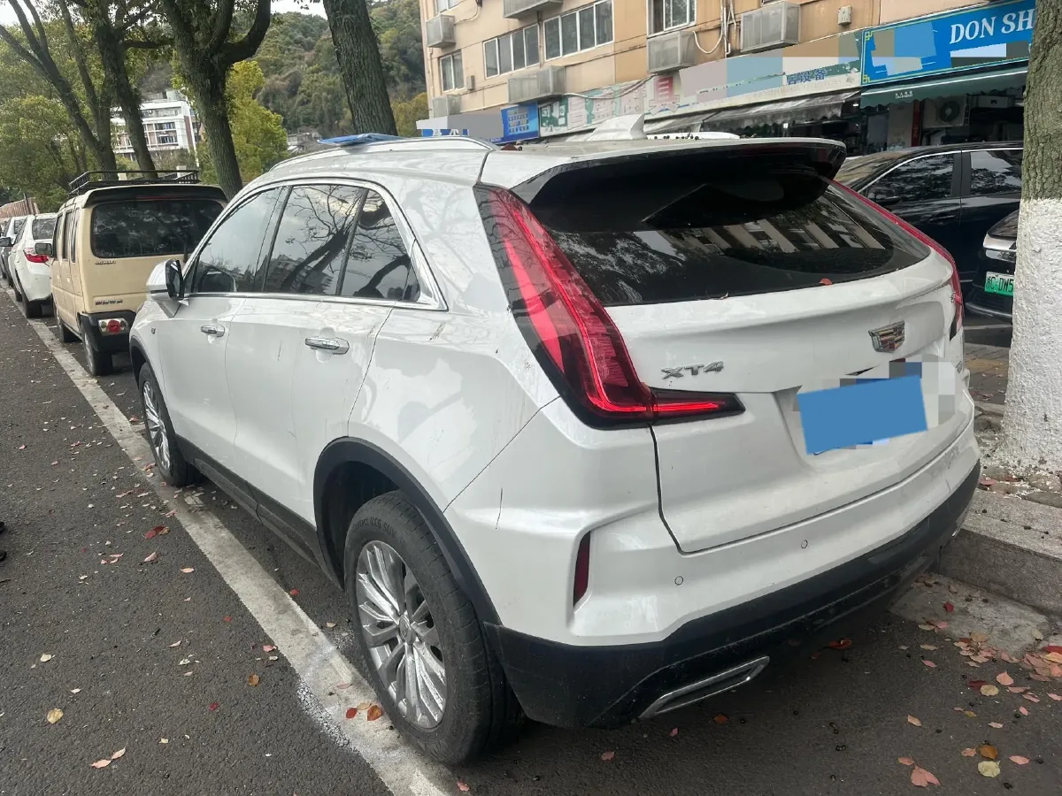 2024 Cadillac XT4 2.0T 237HP L4 9AT,autocango,china used car exporter,china ev exporter,chinese used car exporter,chinese used ev exporter