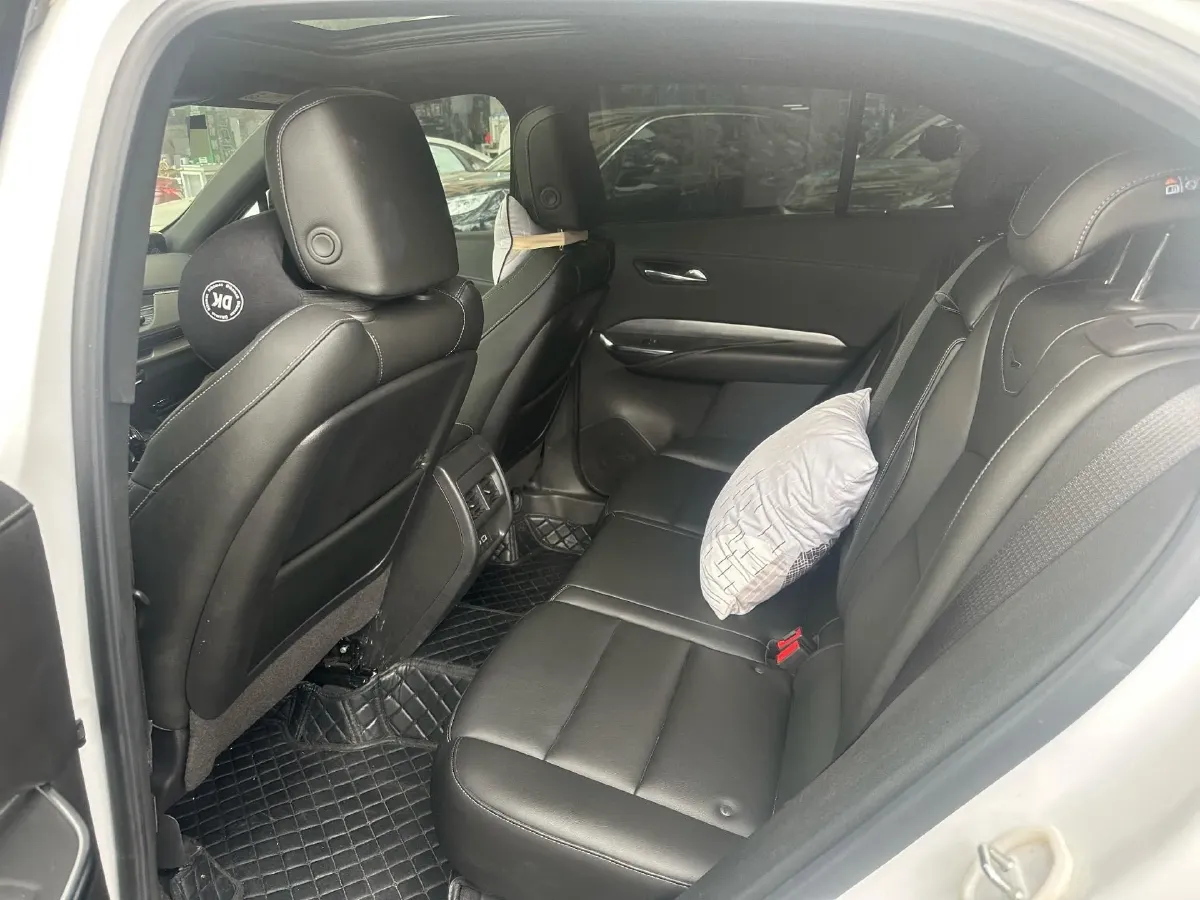 2024 Cadillac XT4 2.0T 237HP L4 9AT,autocango,china used car exporter,china ev exporter,chinese used car exporter,chinese used ev exporter