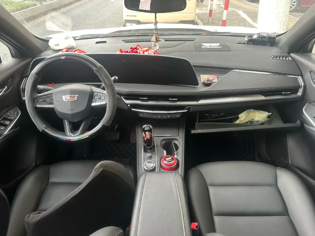 2024 Cadillac XT4 2.0T 237HP L4 9AT,autocango,china used car exporter,china ev exporter,chinese used car exporter,chinese used ev exporter
