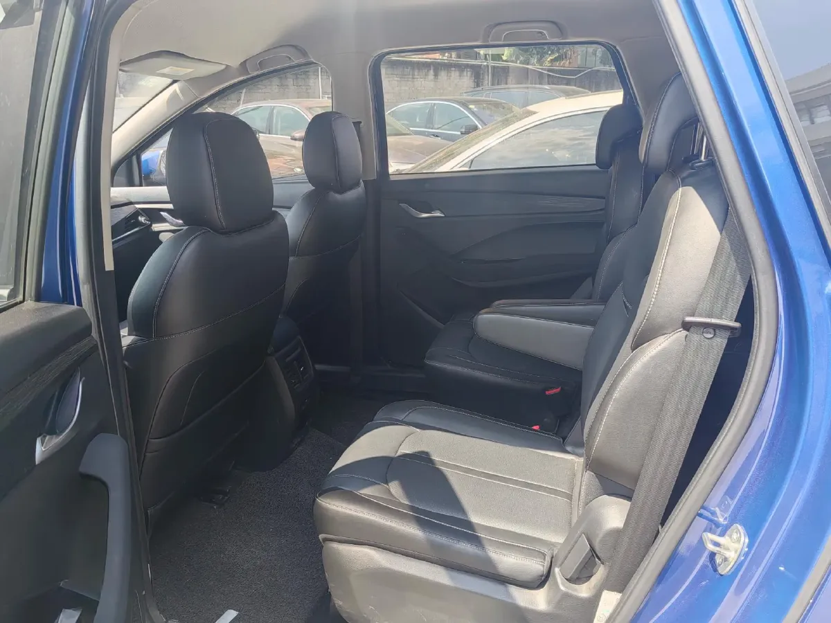 2019 BaoJun 360 1.5L 105HP L4 6MT,autocango,china used car exporter,china ev exporter,chinese used car exporter,chinese used ev exporter