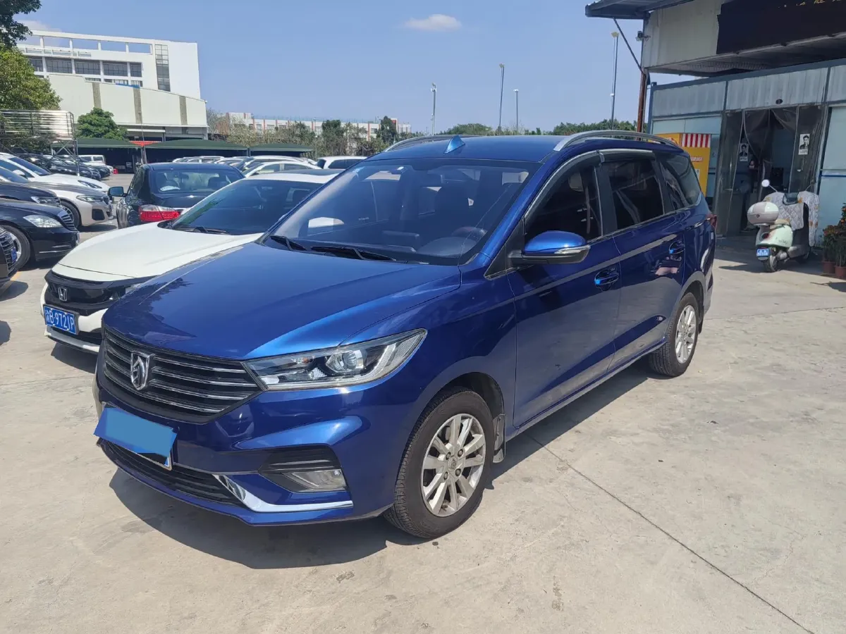 2019 BaoJun 360 1.5L 105HP L4 6MT,autocango,china used car exporter,china ev exporter,chinese used car exporter,chinese used ev exporter