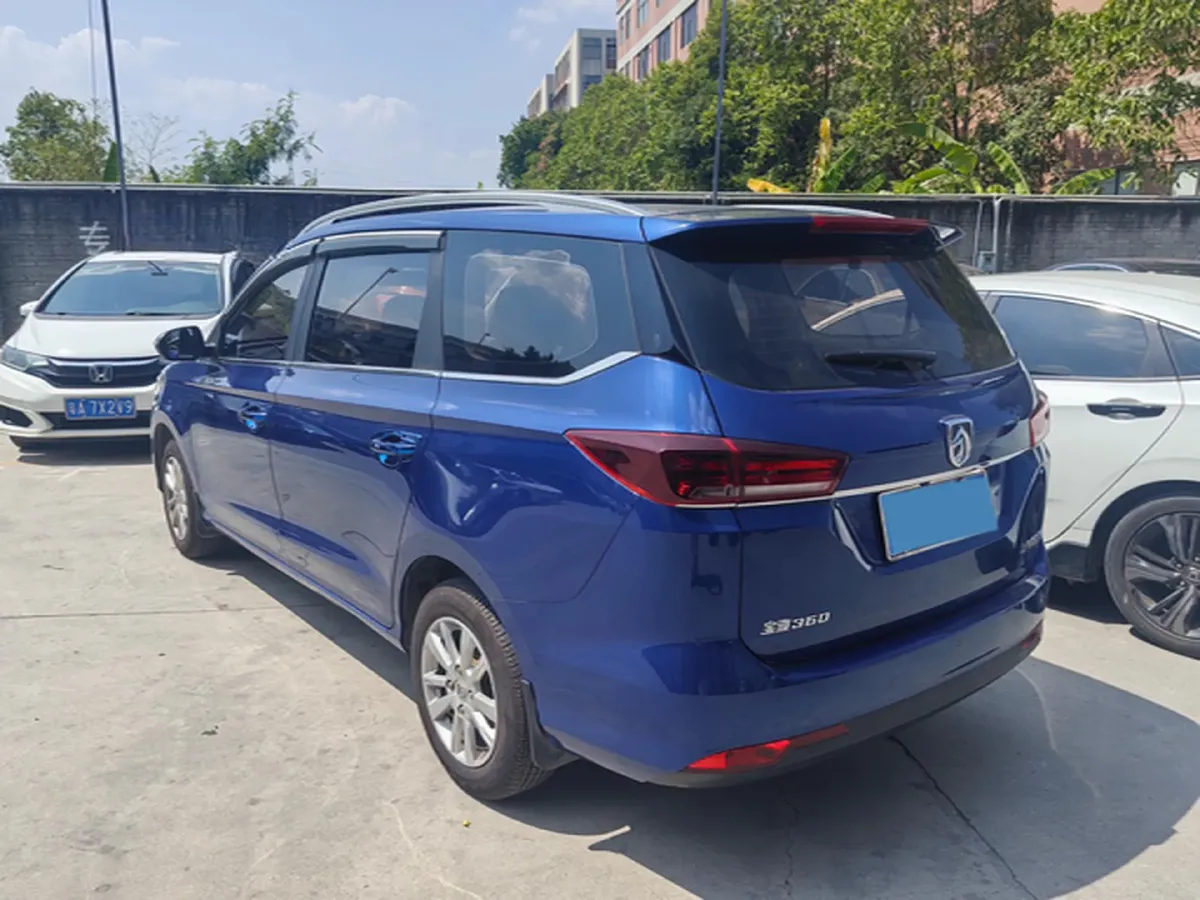 2019 BaoJun 360 1.5L 105HP L4 6MT,autocango,china used car exporter,china ev exporter,chinese used car exporter,chinese used ev exporter