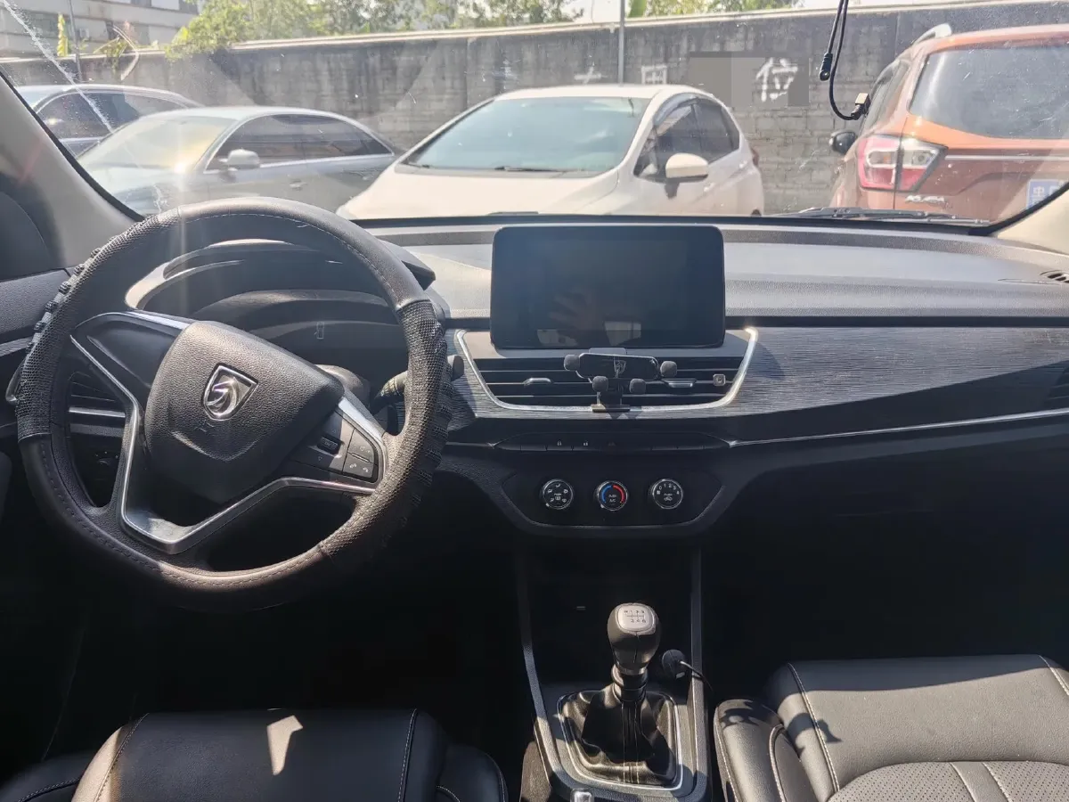 2019 BaoJun 360 1.5L 105HP L4 6MT,autocango,china used car exporter,china ev exporter,chinese used car exporter,chinese used ev exporter